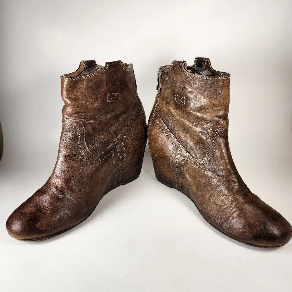 FRYE Women's Carson Wedge Bootie Size 7 Dark Taupe Leather Back Zipper Boho - Picture 6 of 13